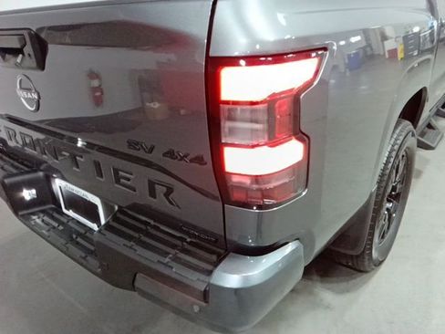 Certified 2023 Nissan Frontier SV w/ Midnight Edition Package AWD/4WD image 26