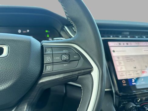 Used 2022 Jeep Grand Cherokee Limited 4xe image 10