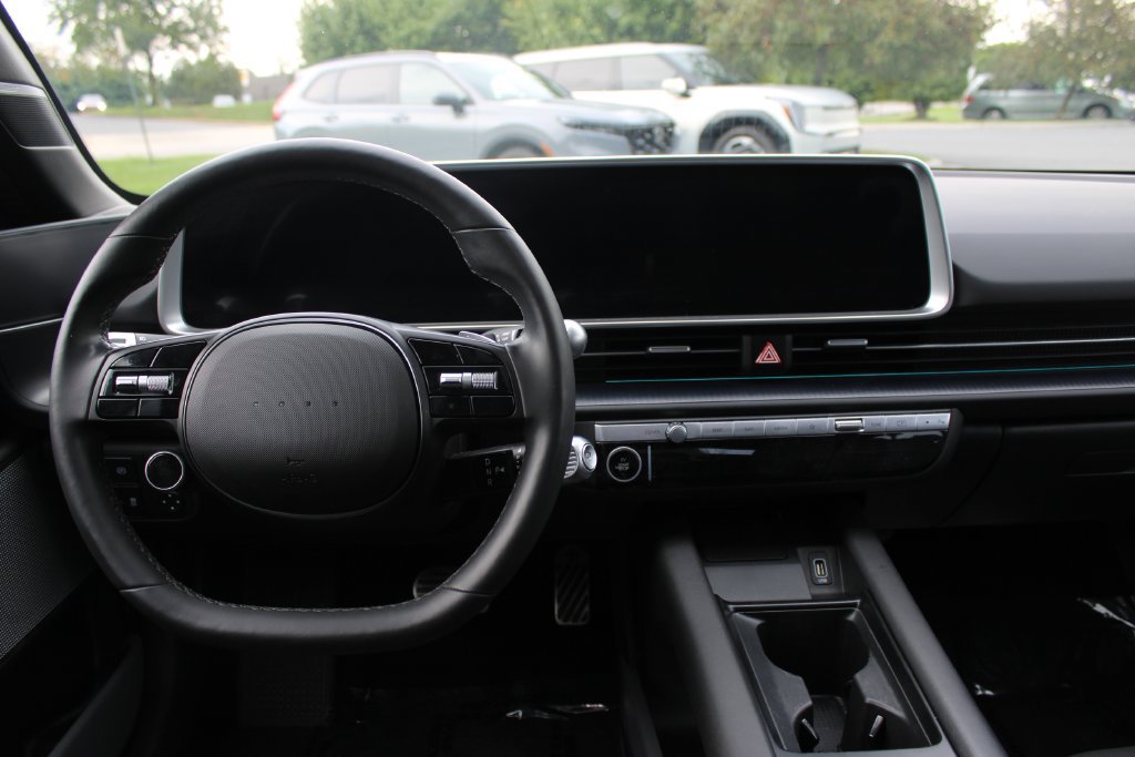 Used 2023 Hyundai Ioniq 6 Limited AWD/4WD image 16