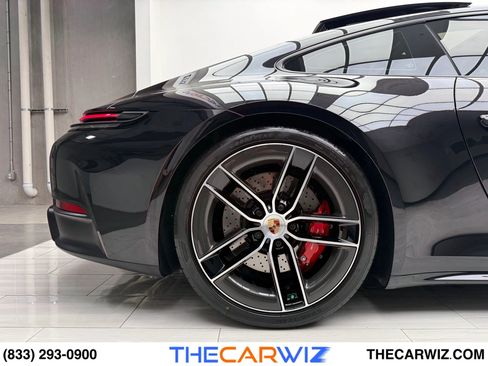 Used 2025 Porsche 911 Carrera 4 GTS image 29