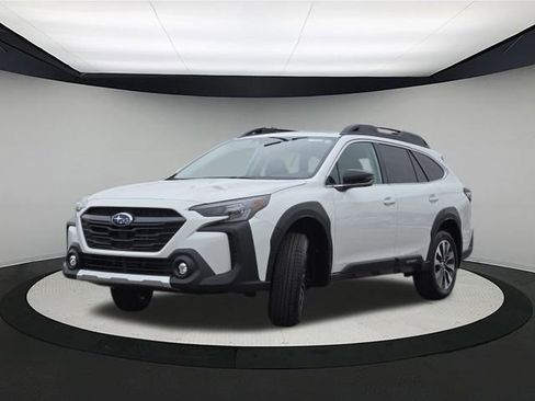 New 2025 Subaru Outback Limited image 3