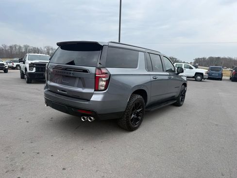 Used 2021 Chevrolet Suburban Premier w/ Premium Package image 4