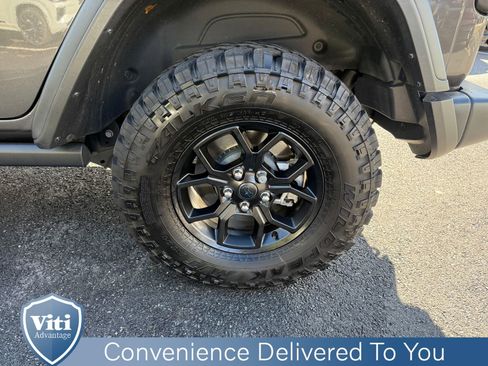 Used 2024 Jeep Wrangler Unlimited image 13