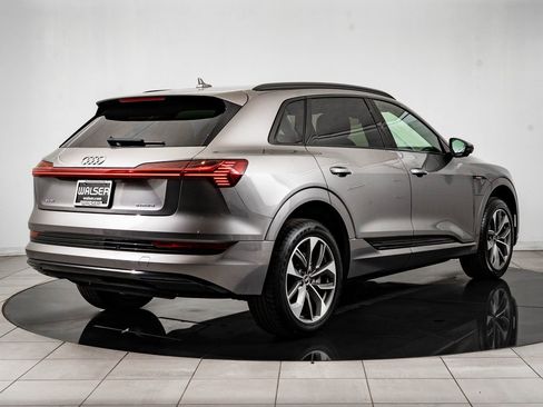 Used 2021 Audi e-tron Premium Plus w/ Premium Plus Package image 7