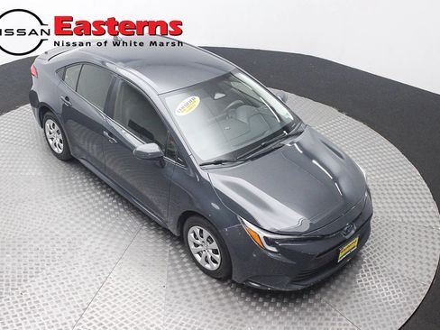 Used 2023 Toyota Corolla LE w/ Carpet Mat Package (TMS) FWD image 3