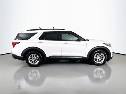 Used 2025 Ford Explorer Active RWD image 4