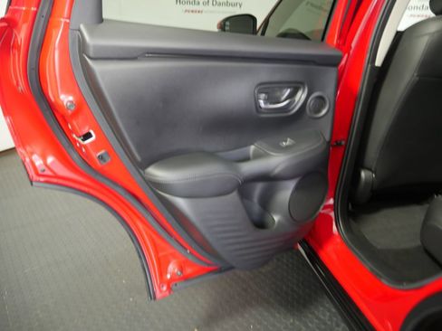 Used 2024 Honda HR-V EX-L image 12