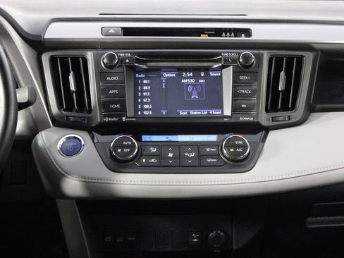 Used 2017 Toyota RAV4 XLE image 29