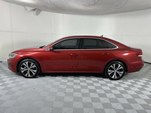 Used 2022 Volkswagen Passat 2.0T SE FWD image 5