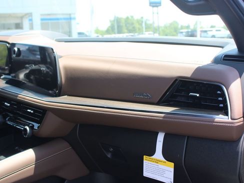 New 2026 Chevrolet Tahoe High Country AWD/4WD image 34