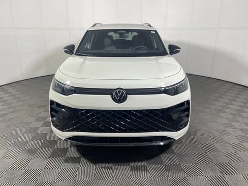 New 2026 Volkswagen Tiguan SE R-Line AWD/4WD image 3