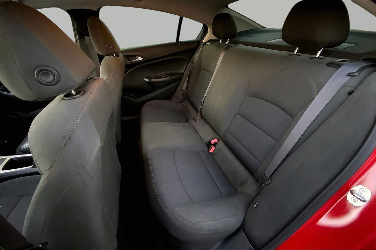 Used 2017 Chevrolet Cruze LS FWD image 17