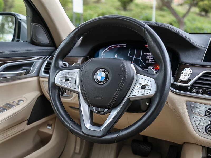 Used 2020 BMW 740i RWD image 20