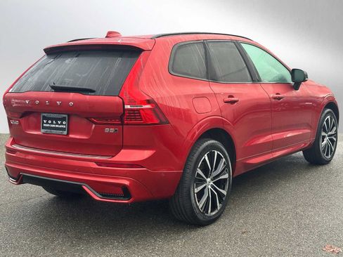 Certified 2023 Volvo XC60 B5 Plus w/ Climate Package image 3