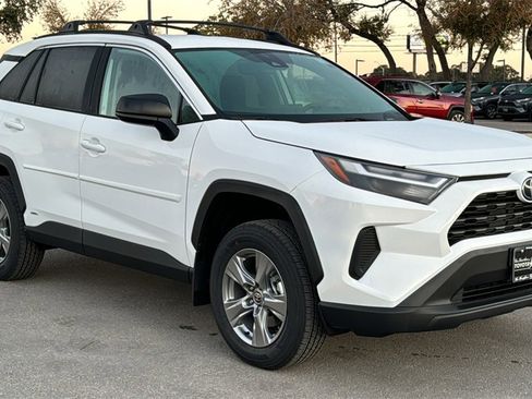 New 2025 Toyota RAV4 LE image 3
