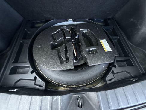 Used 2023 Toyota Corolla Cross L image 40