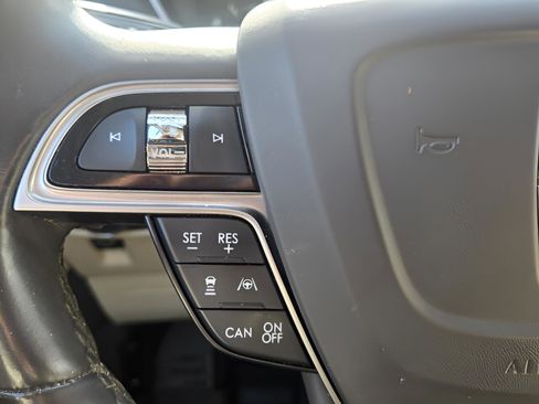 Used 2020 Lincoln Nautilus Reserve w/ Equipment Group 202A image 27