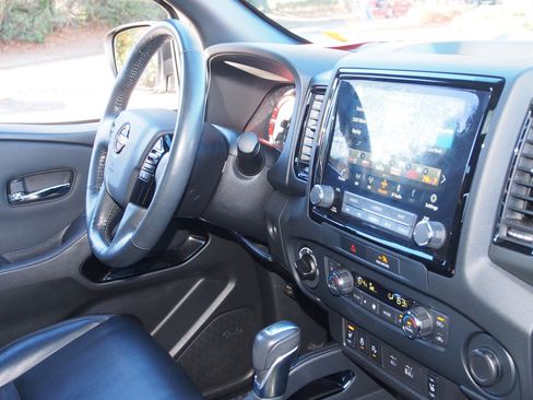 Used 2022 Nissan Frontier PRO-4X w/ Pro-4X Premium Package image 11