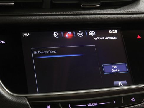 Used 2017 Cadillac XT5 Luxury w/ Driver Awareness Package image 11