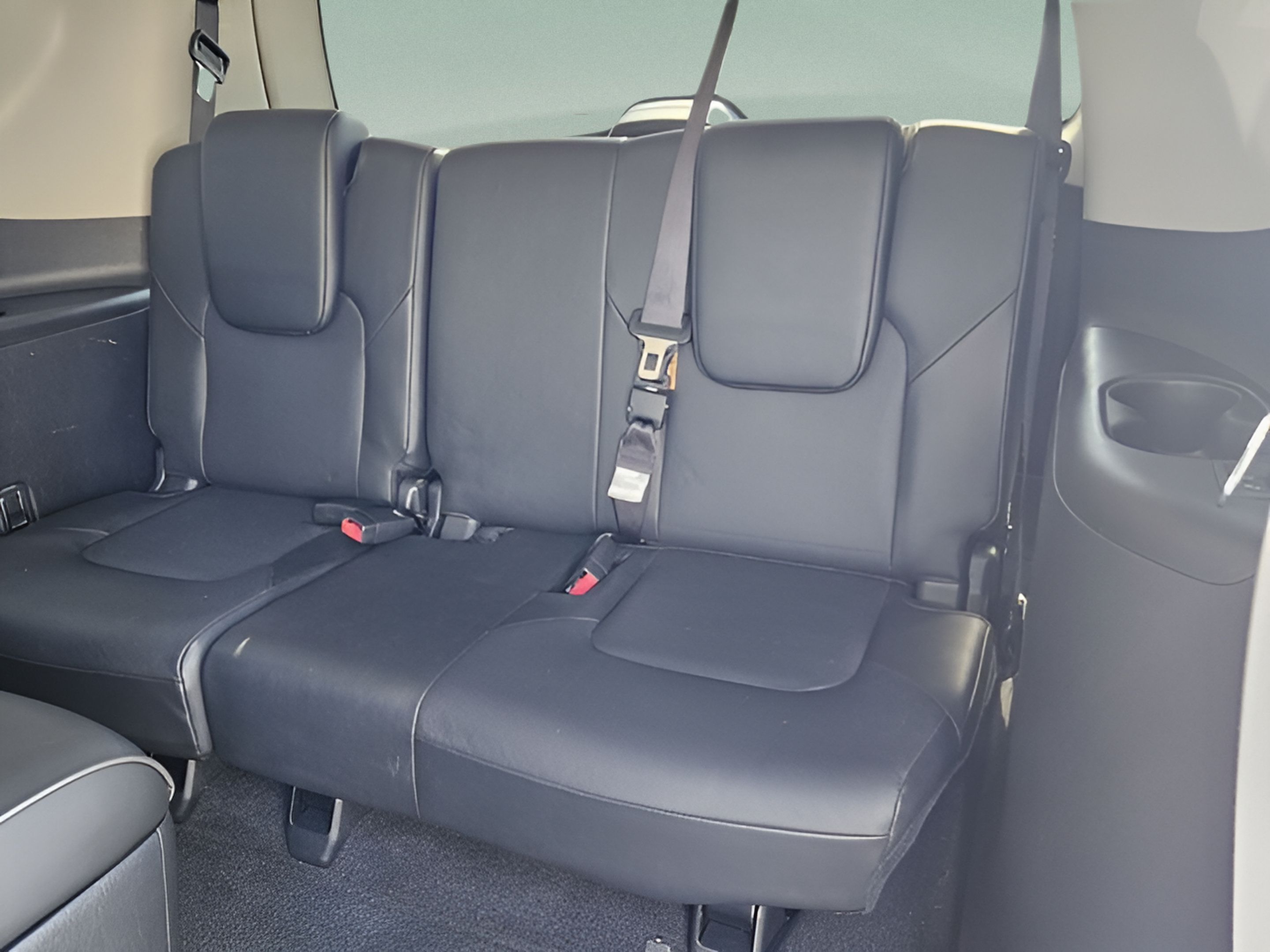 Used 2019 INFINITI QX80 Luxe w/ All-Season Package RWD image 9
