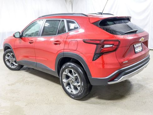 New 2026 Chevrolet Trax LT w/ Driver Confidence Package FWD image 6