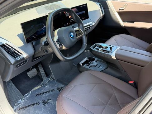 Used 2023 BMW iX xDrive50 w/ Sport Package AWD/4WD image 23