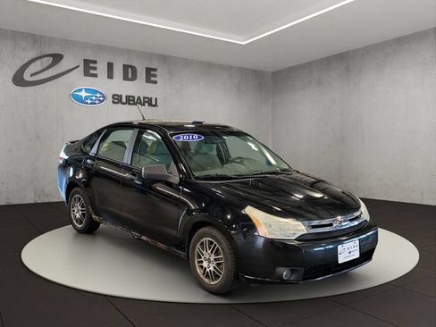 Used 2010 Ford Focus SE FWD image 1