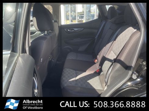 Used 2018 Nissan Rogue Sport SV w/ SV All-Weather Package image 13