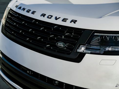 Used 2023 Land Rover Range Rover Long Wheelbase Autobiography image 28