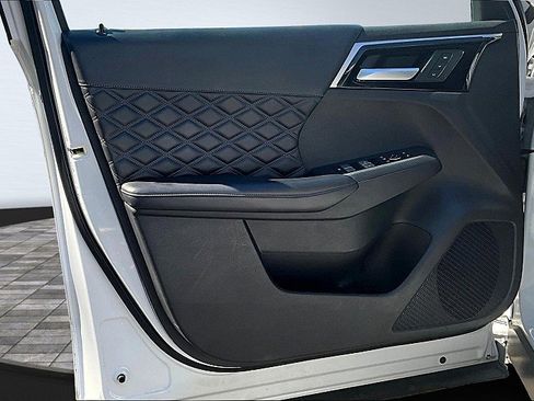 Used 2023 Mitsubishi Outlander SEL image 12