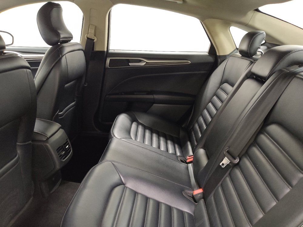Used 2019 Ford Fusion SEL FWD image 18