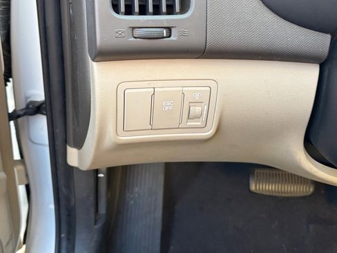 Used 2010 Hyundai Elantra GLS FWD image 10