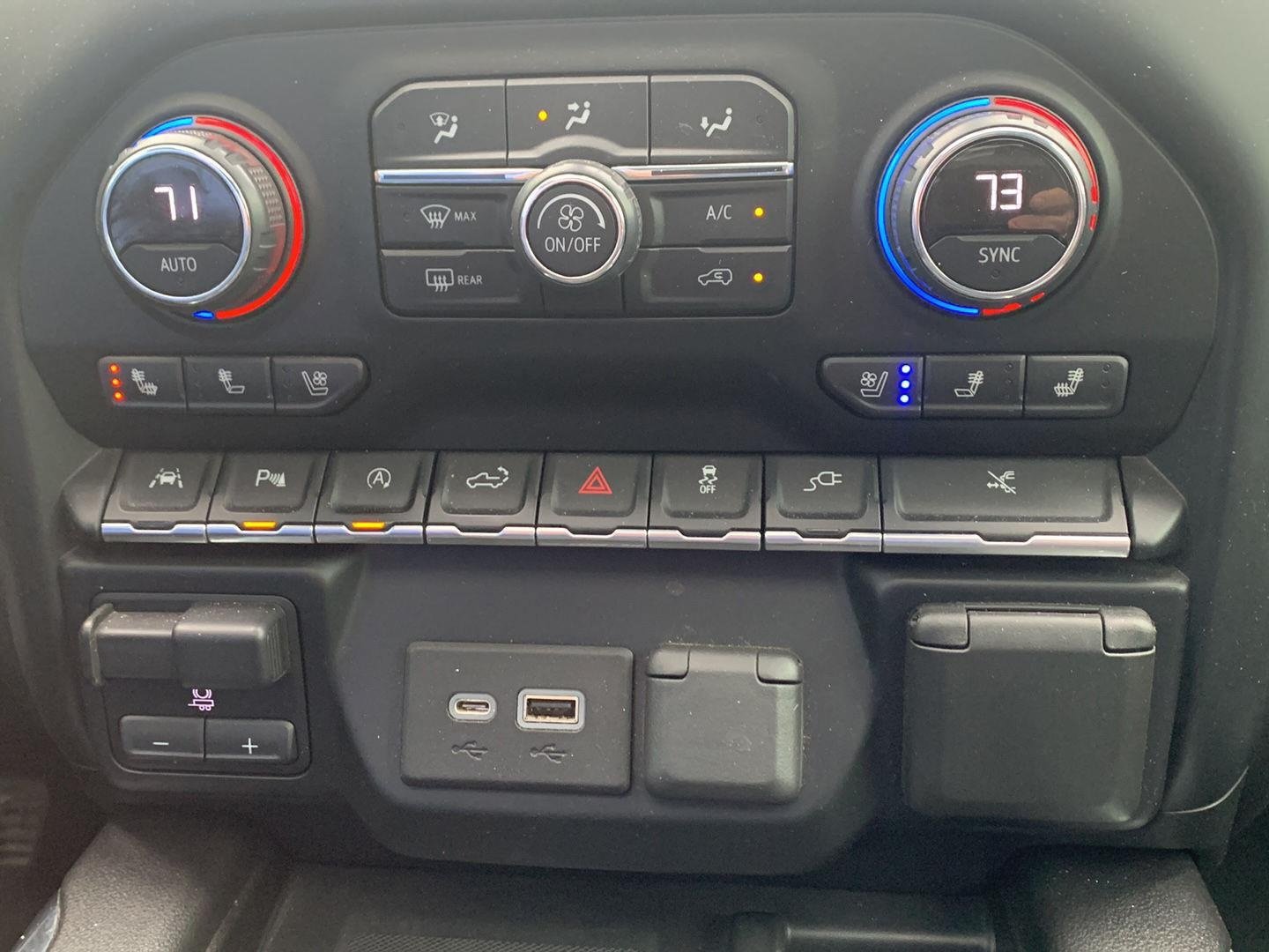Used 2019 Chevrolet Silverado 1500 High Country w/ Technology Package AWD/4WD image 13