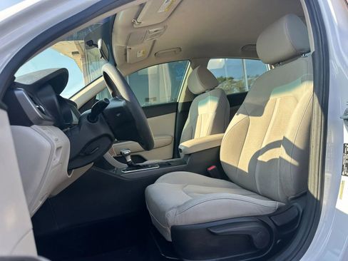 Used 2018 Kia Optima LX FWD image 8