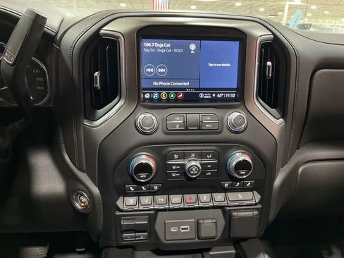 Used 2022 GMC Sierra 2500 Denali w/ Denali Ultimate Package AWD/4WD image 29