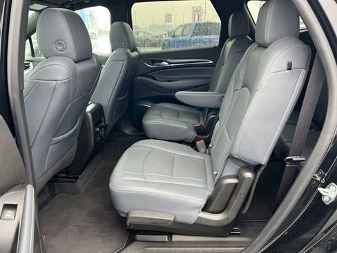 Used 2023 Buick Enclave Premium image 23