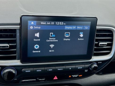 Used 2021 Hyundai Venue SE FWD image 9