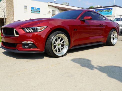 Used 2017 Ford Mustang GT w/ GT Performance Package image 4
