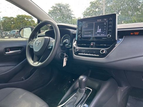 Used 2021 Toyota Corolla LE image 23