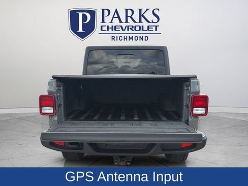 Used 2022 Jeep Gladiator Sport AWD/4WD image 9