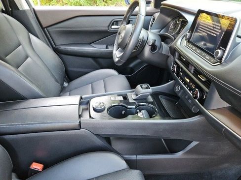 Certified 2023 Nissan Rogue SV w/ SV Premium B Package image 16