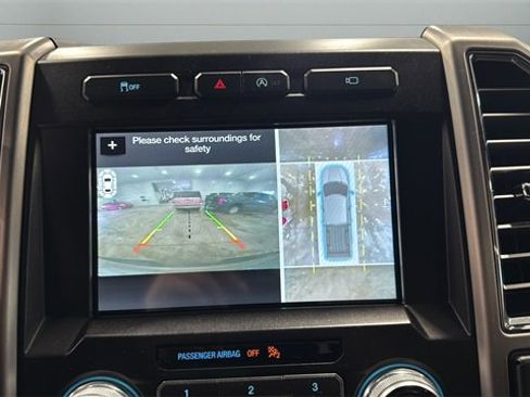 Used 2017 Ford F150 Platinum w/ Equipment Group 701A Luxury image 9