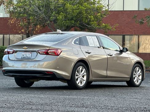 Used 2022 Chevrolet Malibu LT image 3
