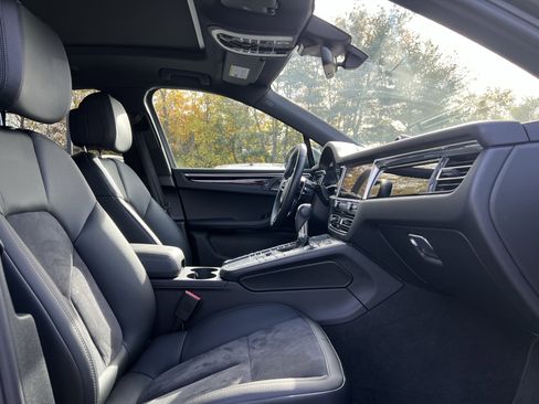 Used 2021 Porsche Macan image 15