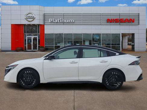 New 2026 Nissan Sentra SR FWD image 3