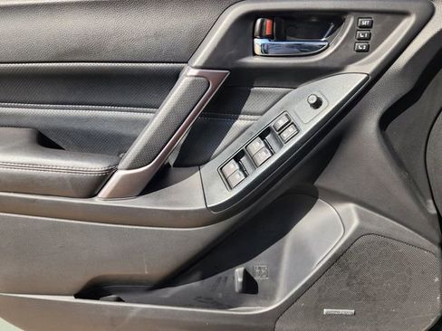 Used 2018 Subaru Forester 2.5i Touring AWD/4WD image 17