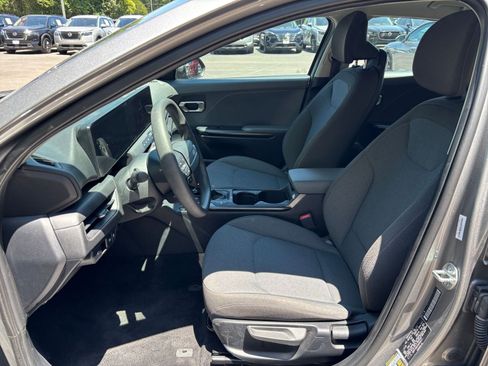 Used 2025 Kia K4 FWD image 35