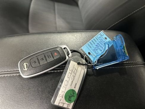 Used 2024 Nissan Altima 2.5 SR FWD image 22