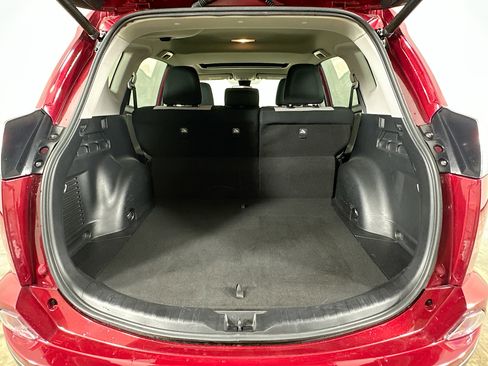 Used 2018 Toyota RAV4 XLE FWD image 29