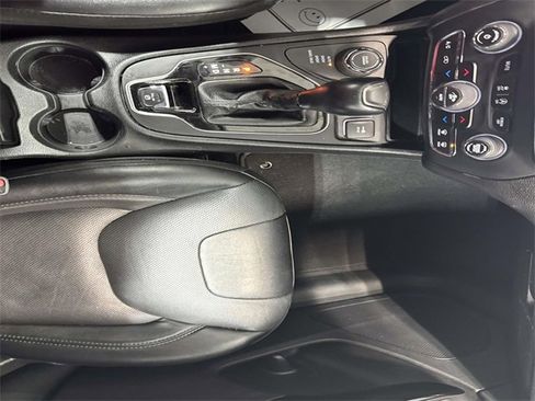 Used 2023 Jeep Cherokee Altitude Lux image 14